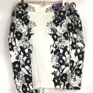 Lane Bryant Size 20 Pencil Skirt Black and White